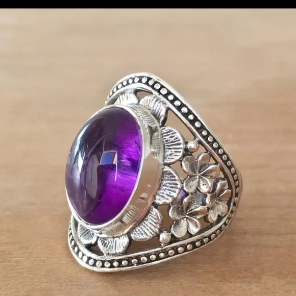 Silver plated purple amethyst color ring size 7 to 13 available please a… - Picture 4 of 6